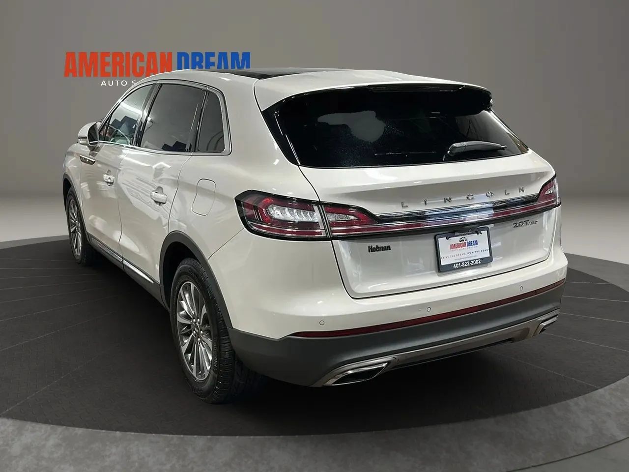 Used 2019 Lincoln Nautilus Select AWD/4WD image 3