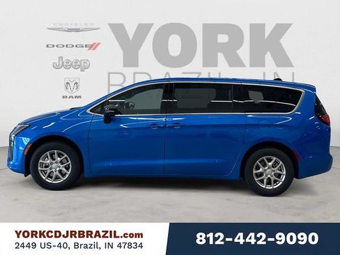 New 2027 Chrysler Pacifica Select w/ Family Tech Group FWD image 2
