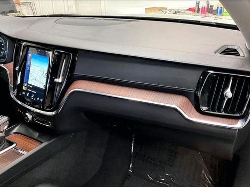 Used 2020 Volvo V60 T5 Cross Country w/ Cross Country Pro Package image 19