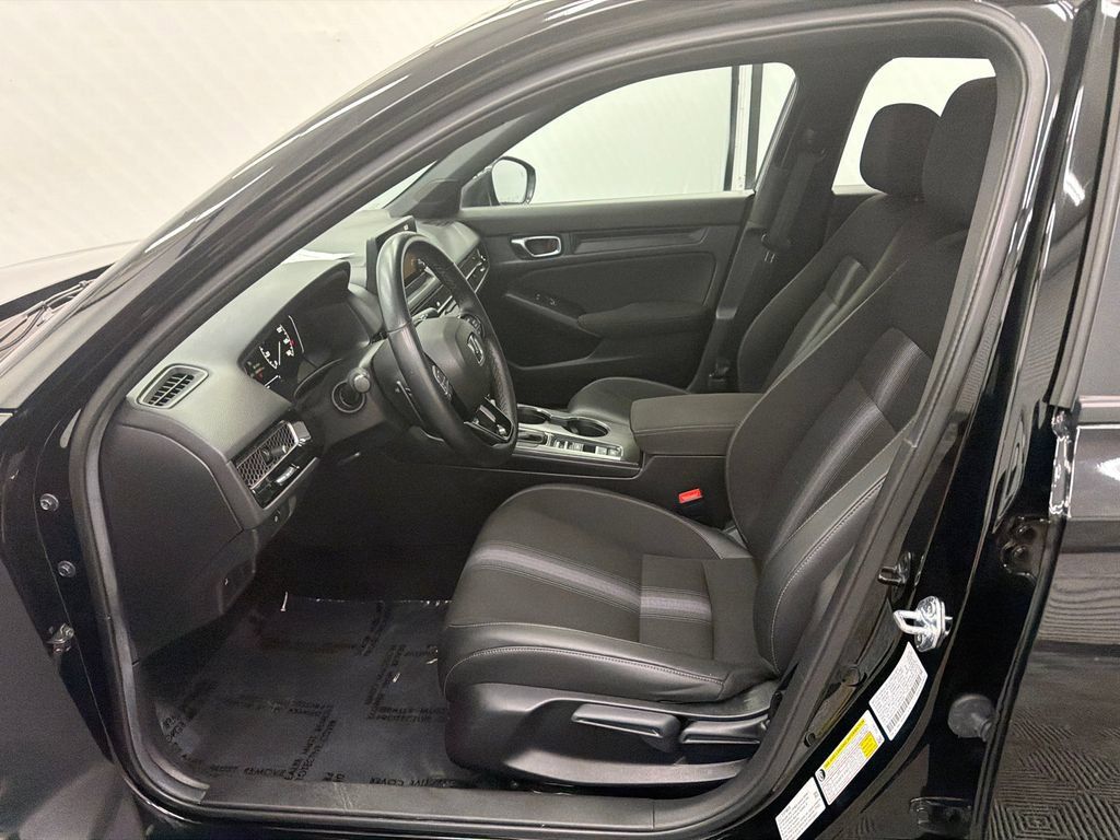 Used 2025 Honda Civic Sport image 9