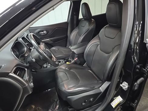 Used 2019 Jeep Cherokee Limited AWD/4WD image 30