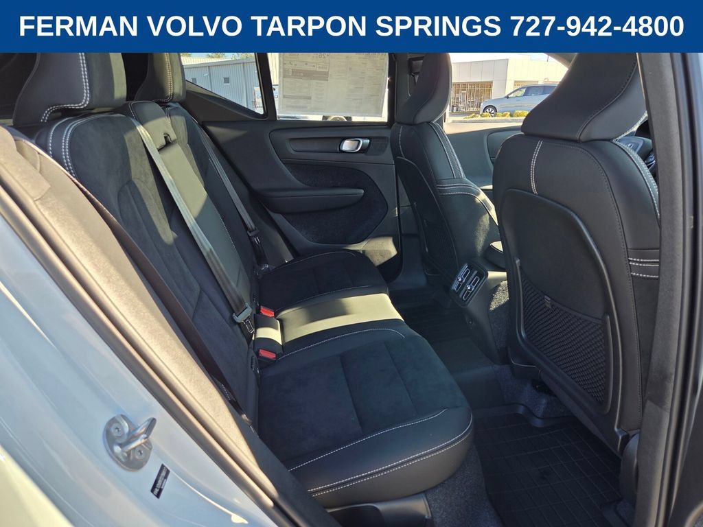 New 2026 Volvo XC40 B5 Ultra w/ Protection Package Premier AWD/4WD image 19