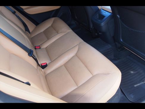 Used 2019 Volvo XC60 T6 Momentum w/ Premium Package image 15