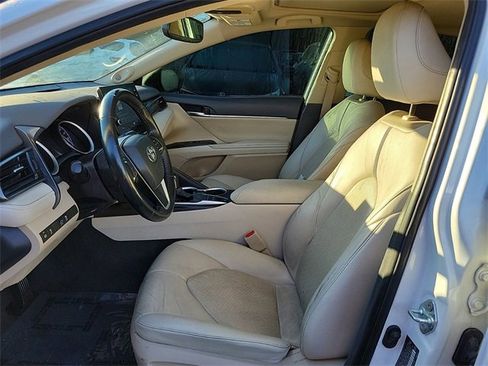 Used 2022 Toyota Camry XLE image 13