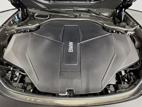 New 2026 BMW i7 xDrive60 image 32