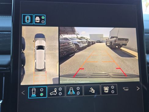 New 2026 GMC Yukon XL AT4 Ultimate w/ LPO, Illumination Package image 12