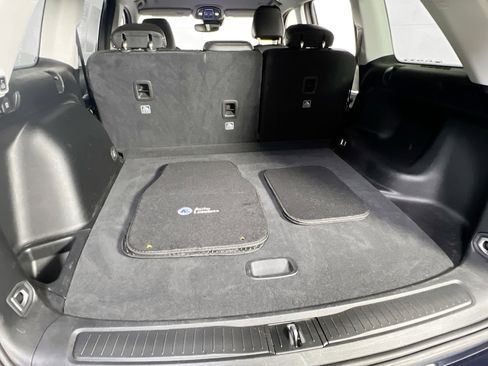 Used 2023 Jeep Grand Cherokee Limited w/ Black Appearance Package image 25