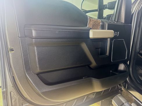 Used 2019 Ford F350 Lariat w/ Lariat Ultimate Package AWD/4WD image 11