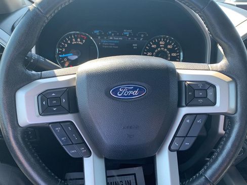 Used 2019 Ford F150 Lariat w/ Equipment Group 502A Luxury AWD/4WD image 9