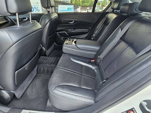 Used 2015 Kia K900 Premium RWD image 8