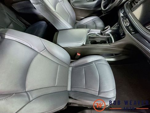 Used 2021 Buick Enclave Essence AWD/4WD image 31
