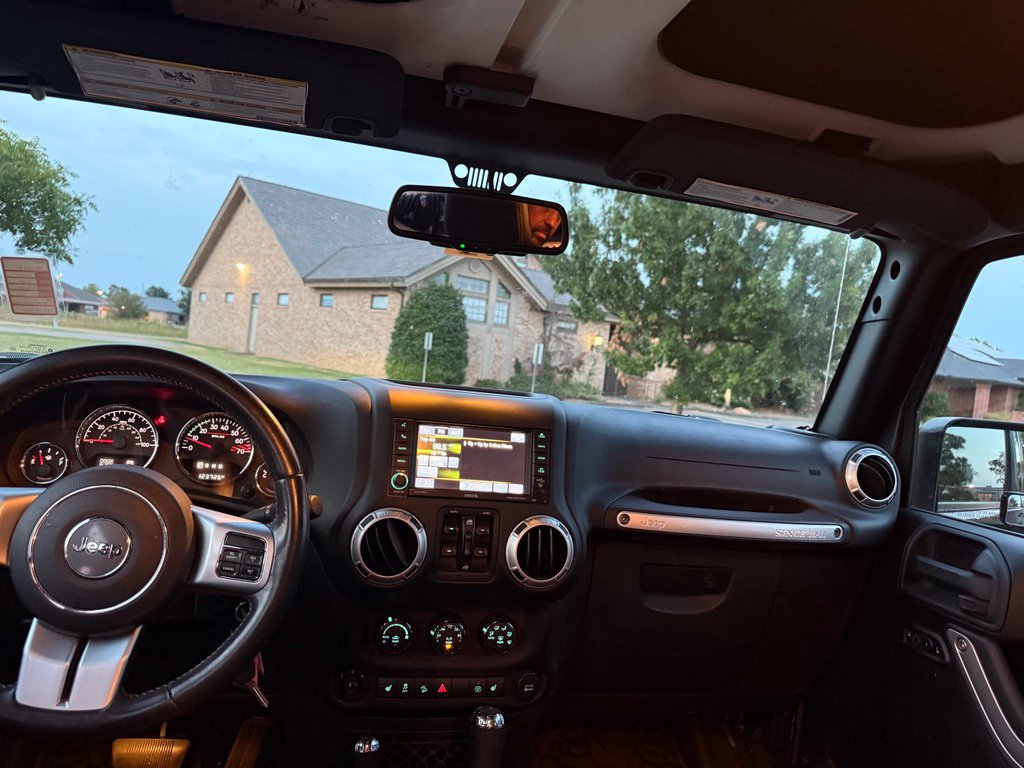 Used 2017 Jeep Wrangler Unlimited Rubicon AWD/4WD image 44
