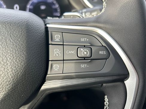 New 2025 Jeep Grand Cherokee Altitude image 12