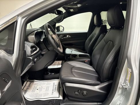 New 2026 Chrysler Pacifica Select image 19