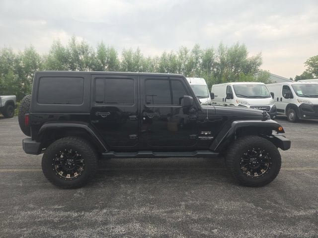Used 2018 Jeep Wrangler Unlimited Sahara AWD/4WD image 7