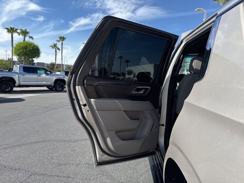 Used 2022 GMC Yukon SLT RWD image 16