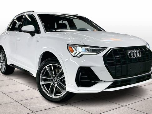 Certified 2025 Audi Q3 2.0T Premium w/ Black Optic Sport Package image 2