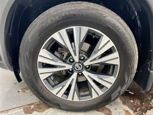 Used 2021 Nissan Rogue SV image 26