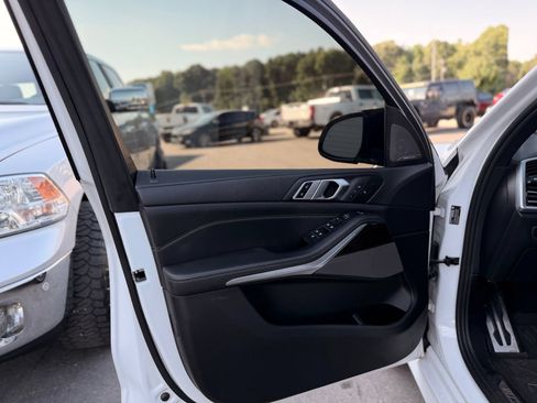 Used 2020 BMW X5 xDrive40i w/ M Sport Package AWD/4WD image 21