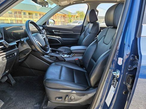 Used 2025 Kia Telluride S image 13
