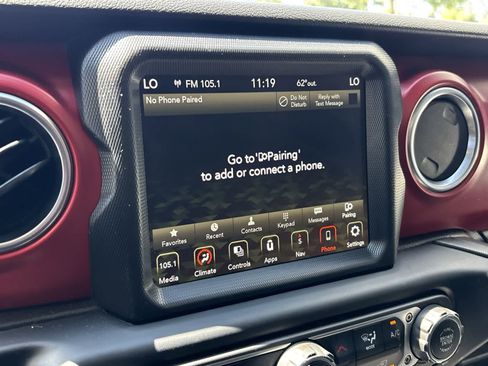 Used 2023 Jeep Wrangler Unlimited Rubicon AWD/4WD image 18