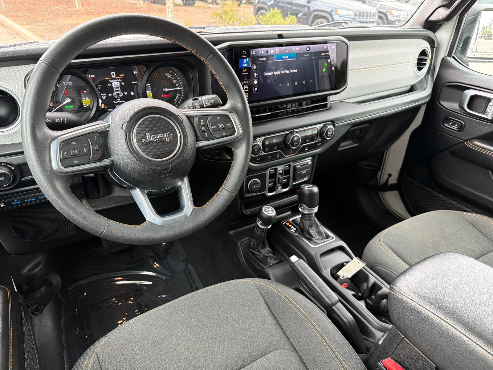 Used 2024 Jeep Wrangler Unlimited Sahara AWD/4WD image 22