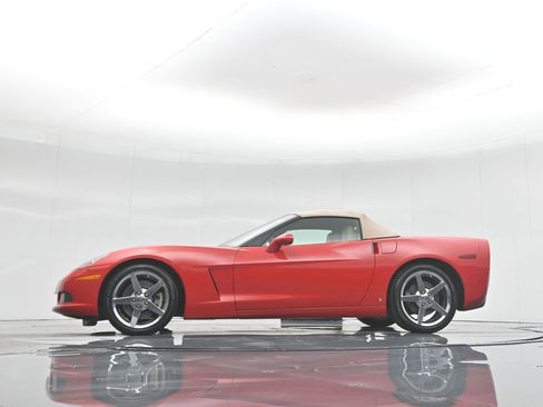 Used 2007 Chevrolet Corvette Convertible w/ Preferred Equipment Group image 53