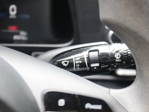 Used 2022 Hyundai Elantra SEL FWD image 21