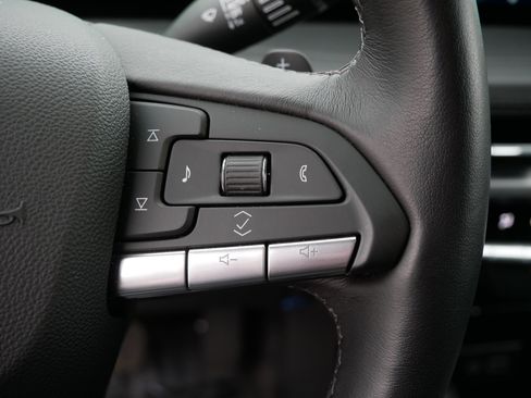 Used 2025 Cadillac XT4 Premium Luxury image 29