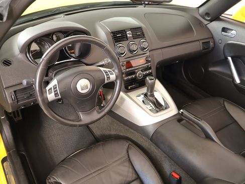 Used 2009 Saturn Sky w/ Premium Trim Package RWD image 2
