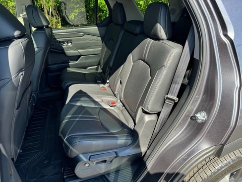 Certified 2026 Honda Pilot Touring image 11