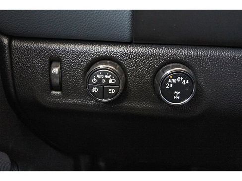 Used 2017 Chevrolet Colorado Z71 w/ Z71 Midnight Edition AWD/4WD image 21