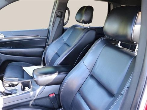 Used 2017 Jeep Grand Cherokee Limited w/ Trailer Tow Group IV image 12