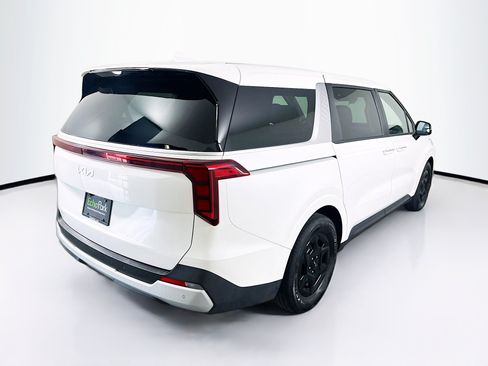 Used 2026 Kia Carnival FWD image 9