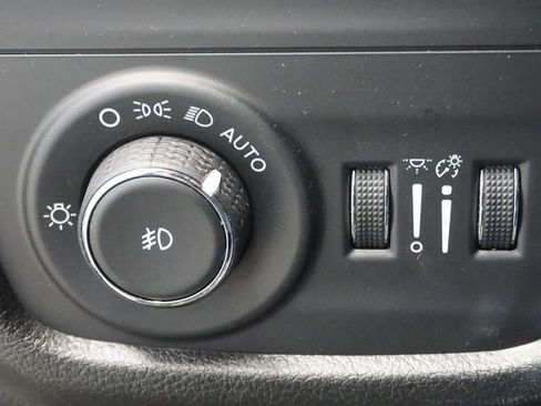 Used 2023 Jeep Grand Cherokee L Limited w/ Black Appearance Package image 31