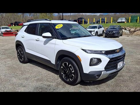 Used 2023 Chevrolet TrailBlazer LT FWD image 2