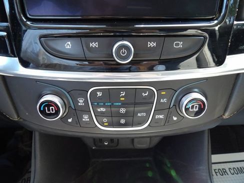 Used 2019 Chevrolet Traverse LT w/ LT Premium Package FWD image 34