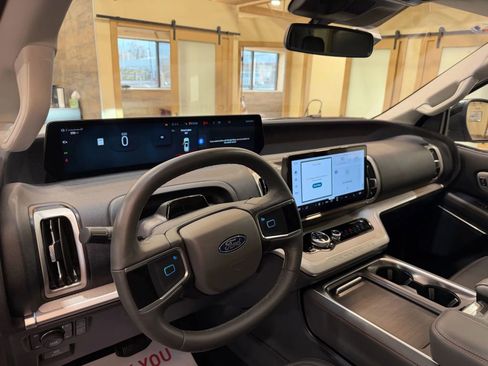 Used 2025 Ford Expedition Max Active image 10