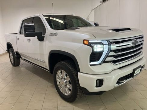 Used 2024 Chevrolet Silverado 3500 High Country w/ Technology Package image 7