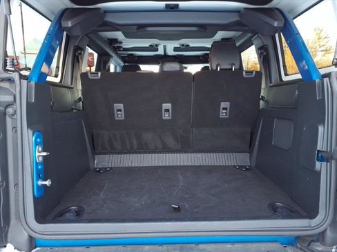 Used 2025 Ford Bronco Badlands image 10