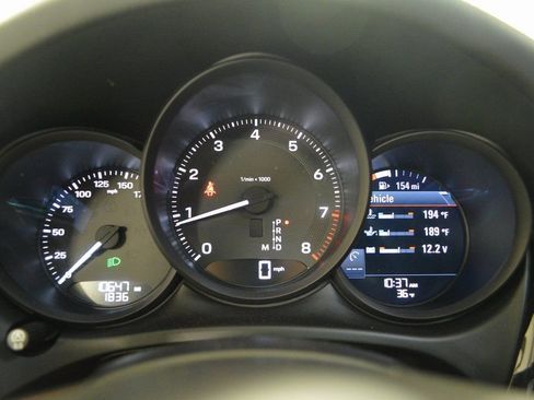 Certified 2025 Porsche Macan image 25