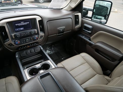 Used 2015 GMC Sierra 3500 Denali w/ Duramax Plus Package image 11