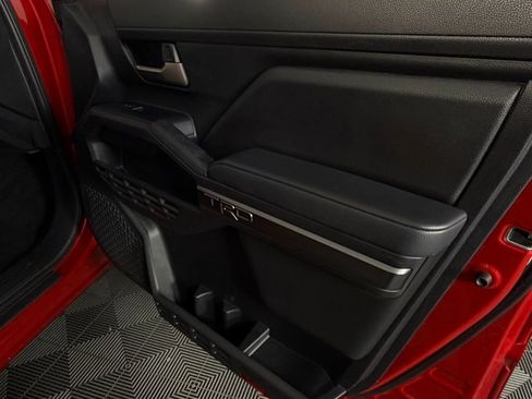 Used 2025 Toyota Tacoma TRD Sport image 31