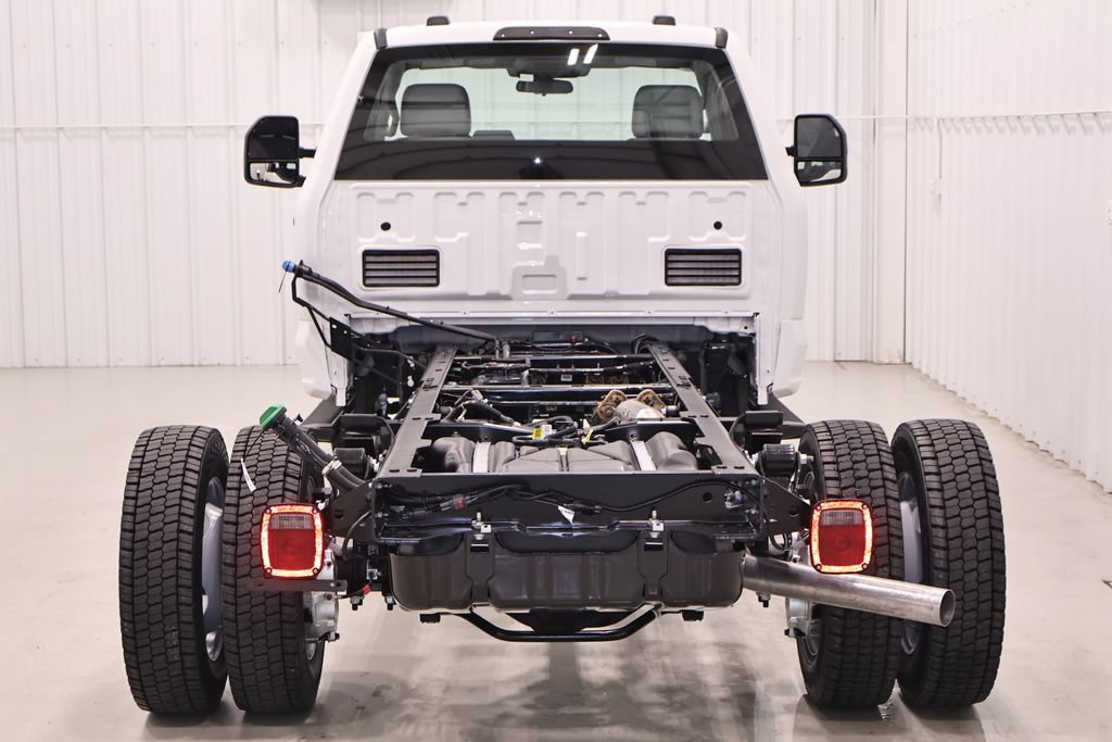 New 2026 Ford F550 4x4 Regular Cab Super Duty image 8