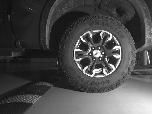 Used 2023 Chevrolet Silverado 1500 ZR2 AWD/4WD image 11