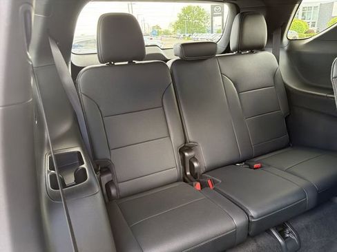 Certified 2026 Chevrolet Traverse LT FWD image 16