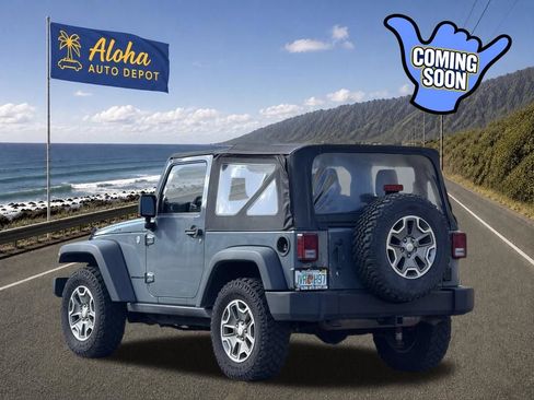 Used 2014 Jeep Wrangler Rubicon w/ Power Convenience Group AWD/4WD image 3