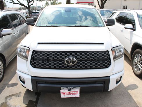 Used 2020 Toyota Tundra SR5 w/ SX Package RWD image 3