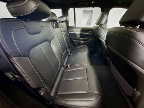 Used 2024 Jeep Grand Cherokee Limited w/ Luxury Tech Group II AWD/4WD image 26
