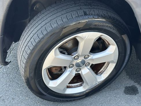 Used 2018 Jeep Compass Latitude image 32